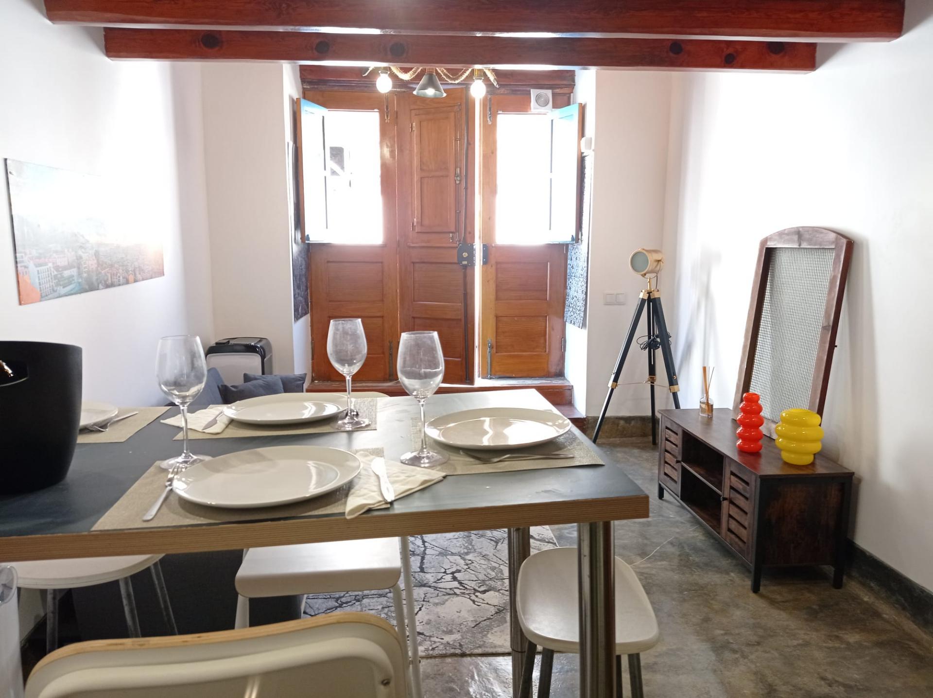 Apartamento T1 - Duplex, renovado, na Costa do Castelo, Lisboa