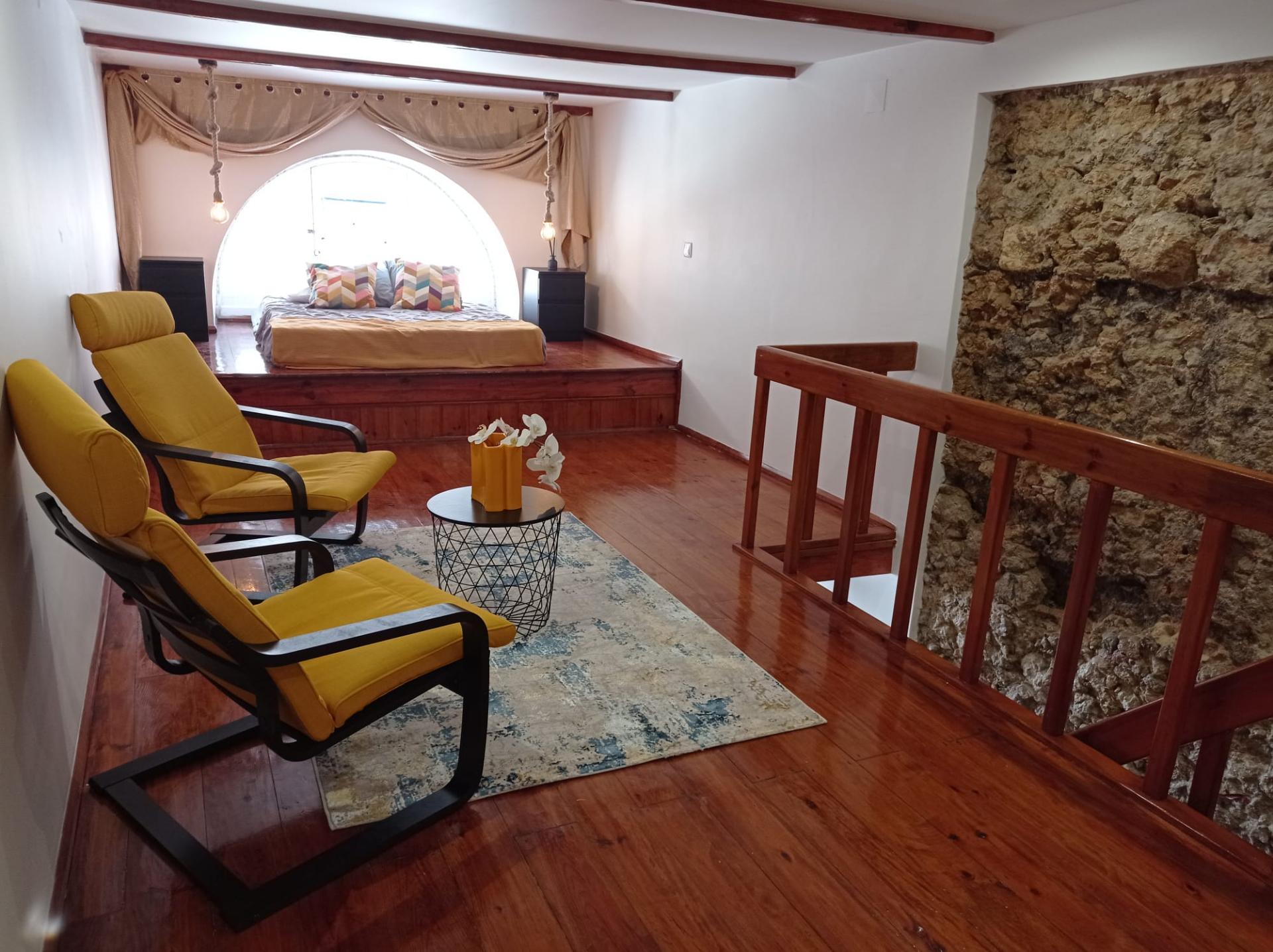 Apartamento T1 - Duplex, renovado, na Costa do Castelo, Lisboa