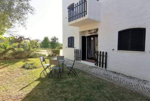 T2 Mobilado em Condomínio com Piscinas e Jardim - Tavira, Algarve, Portugal.