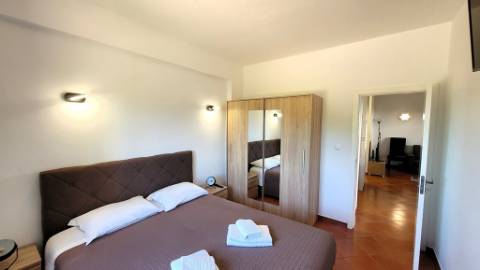 T2 Mobilado em Condomínio com Piscinas e Jardim - Tavira, Algarve, Portugal.