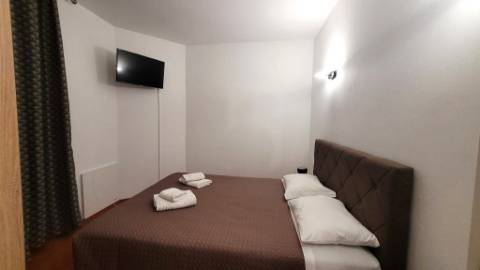 T2 Mobilado em Condomínio com Piscinas e Jardim - Tavira, Algarve, Portugal.