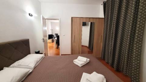 T2 Mobilado em Condomínio com Piscinas e Jardim - Tavira, Algarve, Portugal.