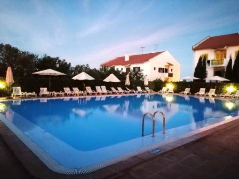 T2 Mobilado em Condomínio com Piscinas e Jardim - Tavira, Algarve, Portugal.