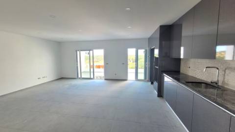 Moradia T3 em Construção em Tavira - Conforto e Modernidade.