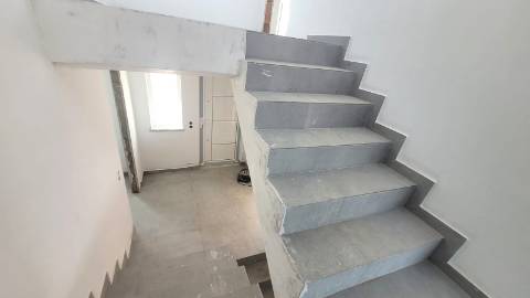 Moradia T3 em Construção em Tavira - Conforto e Modernidade.