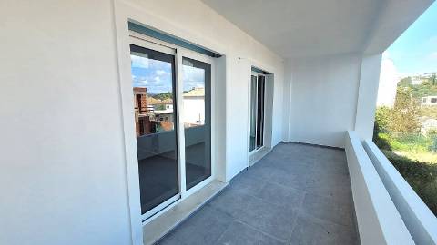 Moradia T3 em Construção em Tavira - Conforto e Modernidade.