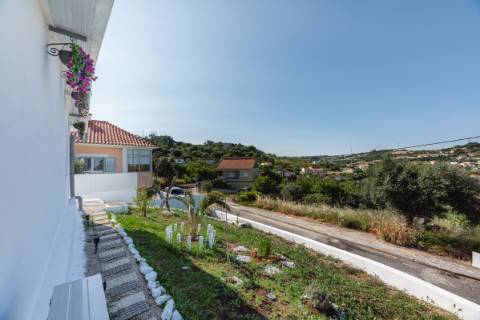 Moradia Térrea T2 com Vista Rio em Alhandra