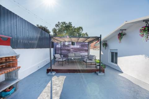 Moradia Térrea T2 com Vista Rio em Alhandra