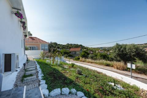 Moradia Térrea T2 com Vista Rio em Alhandra