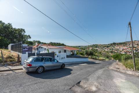 Moradia Térrea T2 com Vista Rio em Alhandra