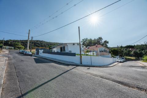 Moradia Térrea T2 com Vista Rio em Alhandra