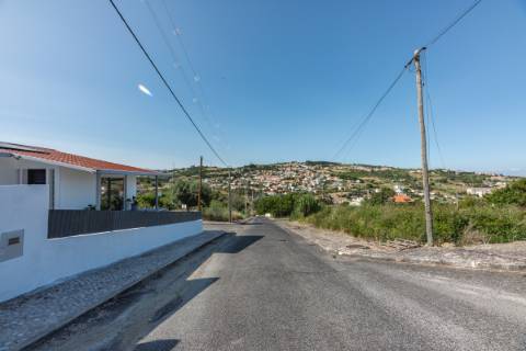 Moradia Térrea T2 com Vista Rio em Alhandra