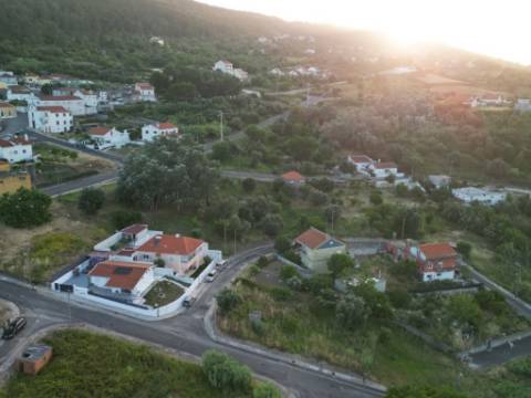 Moradia Térrea T2 com Vista Rio em Alhandra