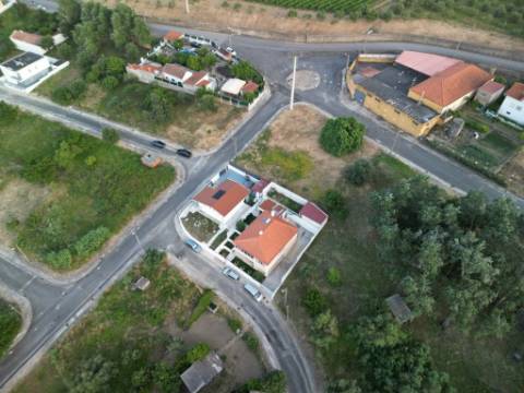 Moradia Térrea T2 com Vista Rio em Alhandra