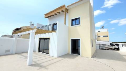 Moradia Nova T3+1 com Piscina Privada - Vila Nova de Cacela, Algarve
