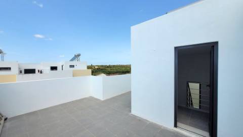 Moradia Nova T3+1 com Piscina Privada - Vila Nova de Cacela, Algarve