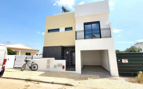 Moradia Nova T3+1 com Piscina Privada - Vila Nova de Cacela, Algarve