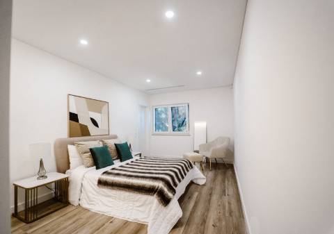 Moradia V4 - totalmente remodelada, na Herdade da Aroeira