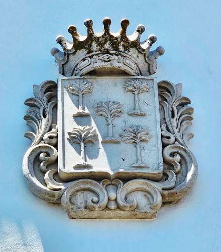 Nobre prédio apalaçado no centro de Évora