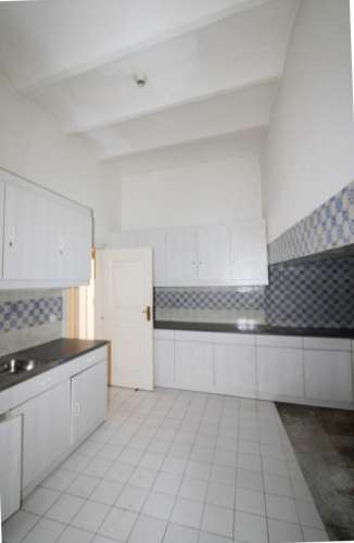 Nobre prédio apalaçado no centro de Évora