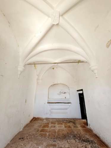 Nobre prédio apalaçado no centro de Évora