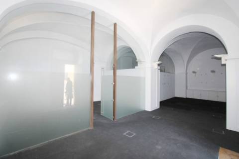 Nobre prédio apalaçado no centro de Évora