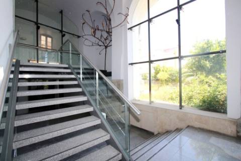 Nobre prédio apalaçado no centro de Évora