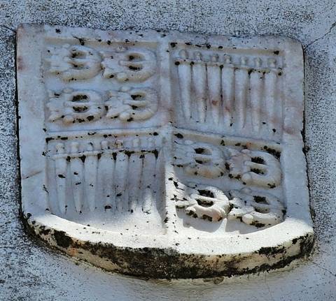 Nobre prédio apalaçado no centro de Évora