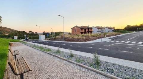 Moradia inacabada em Valado dos Frades, Nazaré