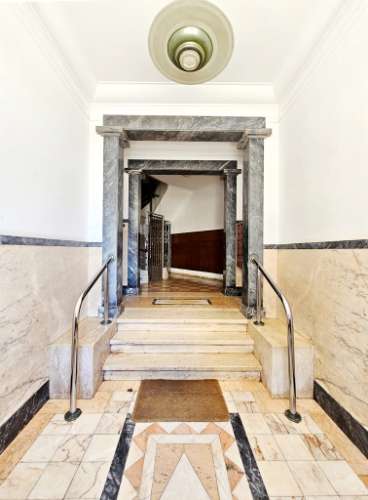 Apartamento T4+1, junto à Gulbenkian, nas Avenidas Novas, em Lisboa