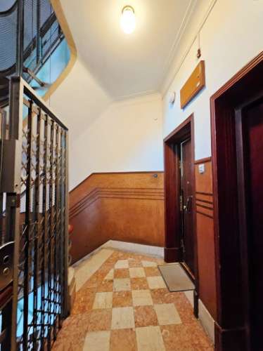 Apartamento T4+1, junto à Gulbenkian, nas Avenidas Novas, em Lisboa