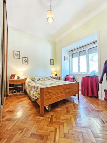 Apartamento T4+1, junto à Gulbenkian, nas Avenidas Novas, em Lisboa