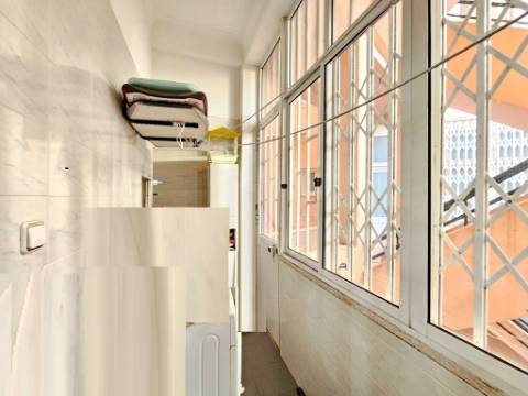 Apartamento T4+1, junto à Gulbenkian, nas Avenidas Novas, em Lisboa