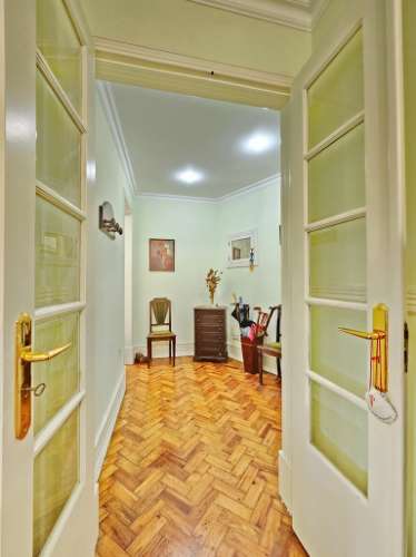 Apartamento T4+1, junto à Gulbenkian, nas Avenidas Novas, em Lisboa