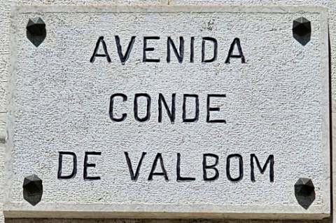 Apartamento T4+1, junto à Gulbenkian, nas Avenidas Novas, em Lisboa