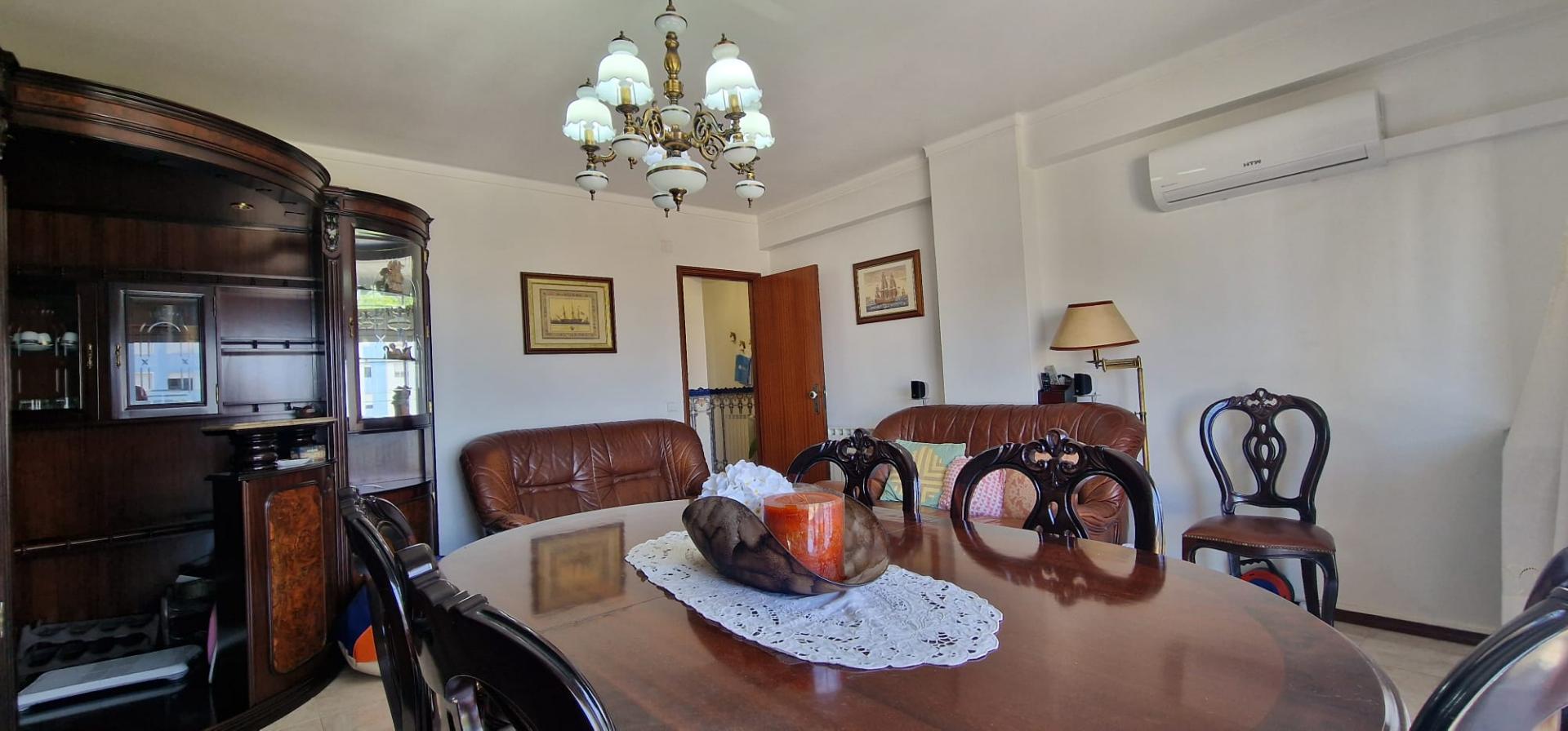 Apartamento T3 com 2 Lugares de Estacionamento - São Domingos, Santarém
