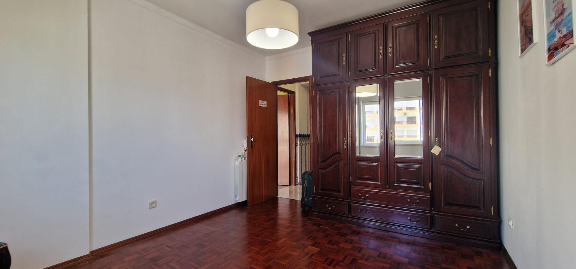 Apartamento T3 com 2 Lugares de Estacionamento - São Domingos, Santarém