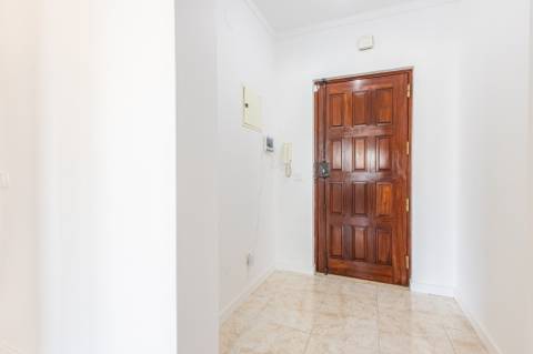 Apartamento T3 com 1 Lugar de Estacionamento - São Domingos, Santarém