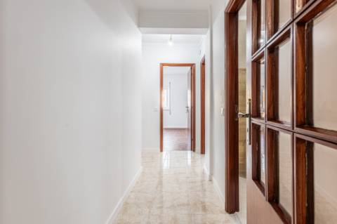 Apartamento T3 com 1 Lugar de Estacionamento - São Domingos, Santarém