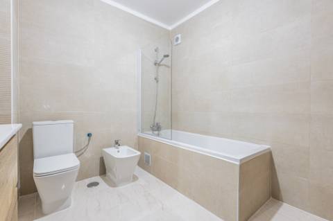 Apartamento T3 com 1 Lugar de Estacionamento - São Domingos, Santarém