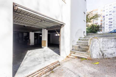 Apartamento T3 com 1 Lugar de Estacionamento - São Domingos, Santarém