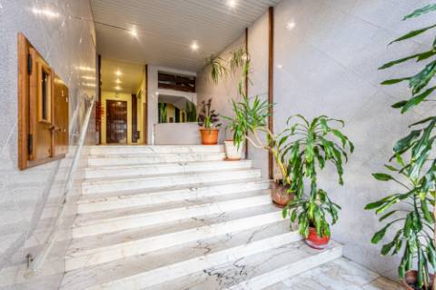 Apartamento T3 com 1 Lugar de Estacionamento - São Domingos, Santarém