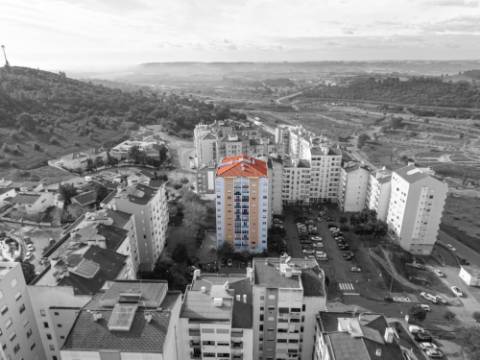 Apartamento T3 com 1 Lugar de Estacionamento - São Domingos, Santarém