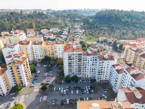 Apartamento T3 com 1 Lugar de Estacionamento - São Domingos, Santarém