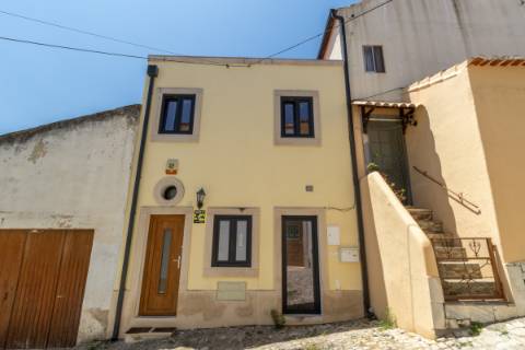 Moradia T2+1 no centro de Alverca