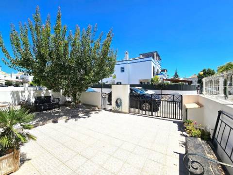 Moradia T4 com Vista Mar a 10 Minutos do Centro de Tavira