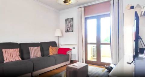 Espaçoso apartamento T4, terraço e parqueamento, em Alvalade, Lisboa