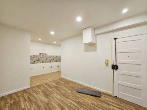 Espaçoso apartamento T10 em Linda-a-Velha, Oeiras