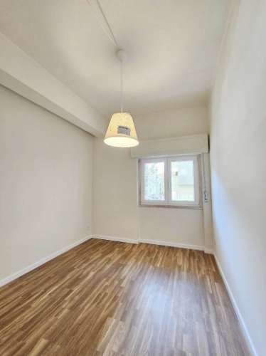 Espaçoso apartamento T10 em Linda-a-Velha, Oeiras