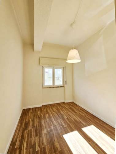 Espaçoso apartamento T10 em Linda-a-Velha, Oeiras